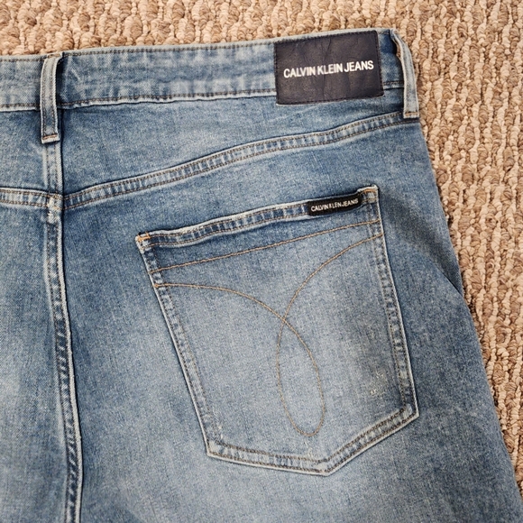 CALVIN KLEIN RIPPED SKINNY JEANS - Picture 3 of 3